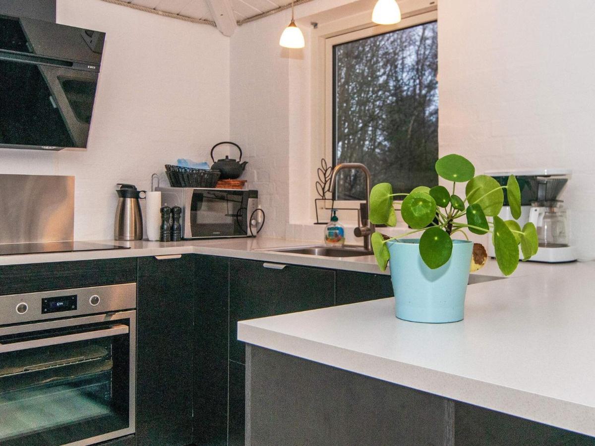 7 Person Holiday Home In Rsted Kare Exteriör bild